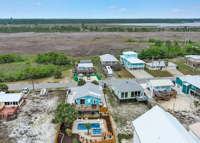 Salty And Sandy And Bottom Holiday home